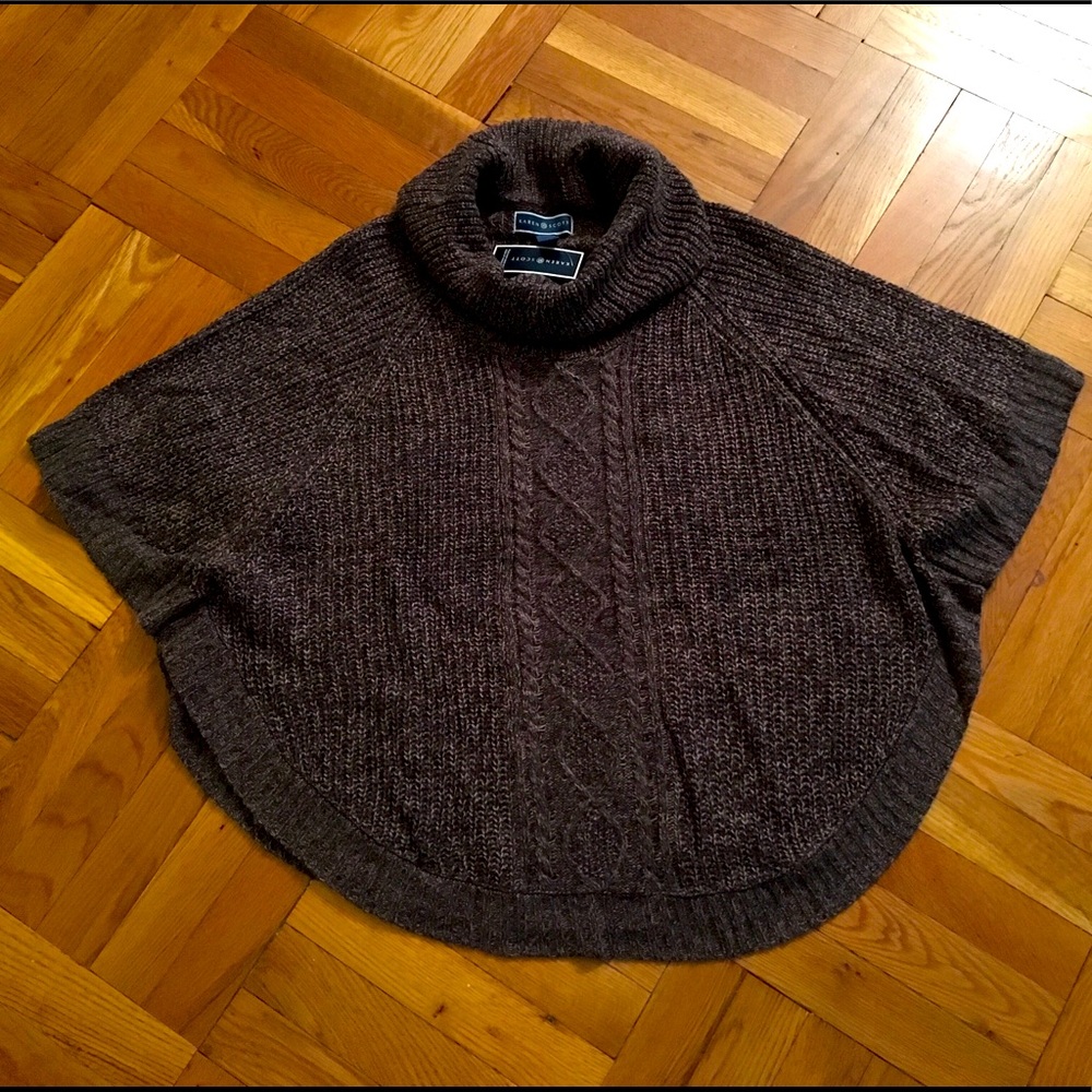 Brown knit turtleneck poncho size S/M. NWT